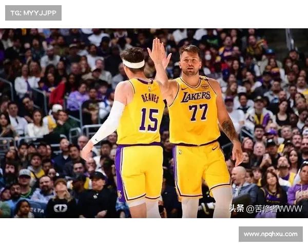 万众期待的NBA西部焦点战洛杉矶湖人对阵犹他爵士巅峰对决一触即发 万众期待的NBA西部焦点战洛杉矶湖人对阵犹他爵士巅峰对决一触即发